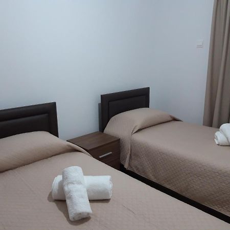 Costas Two-Bedroom Ground Floor Apartment Paphos Exterior photo