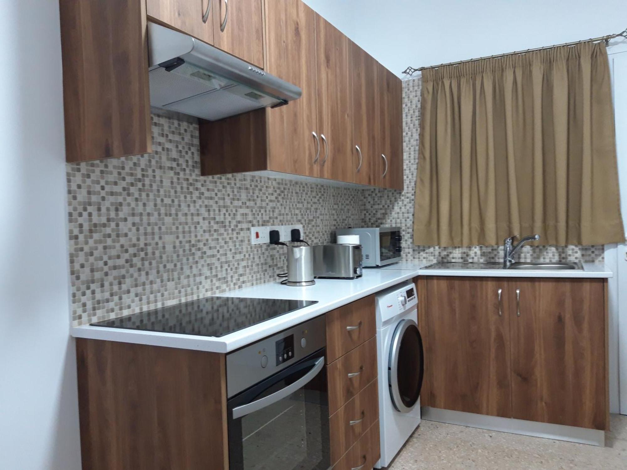 Costas Two-Bedroom Ground Floor Apartment Paphos Exterior photo