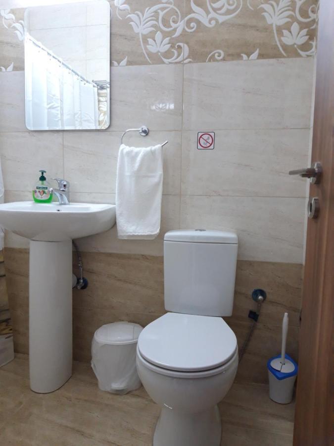 Costas Two-Bedroom Ground Floor Apartment Paphos Exterior photo